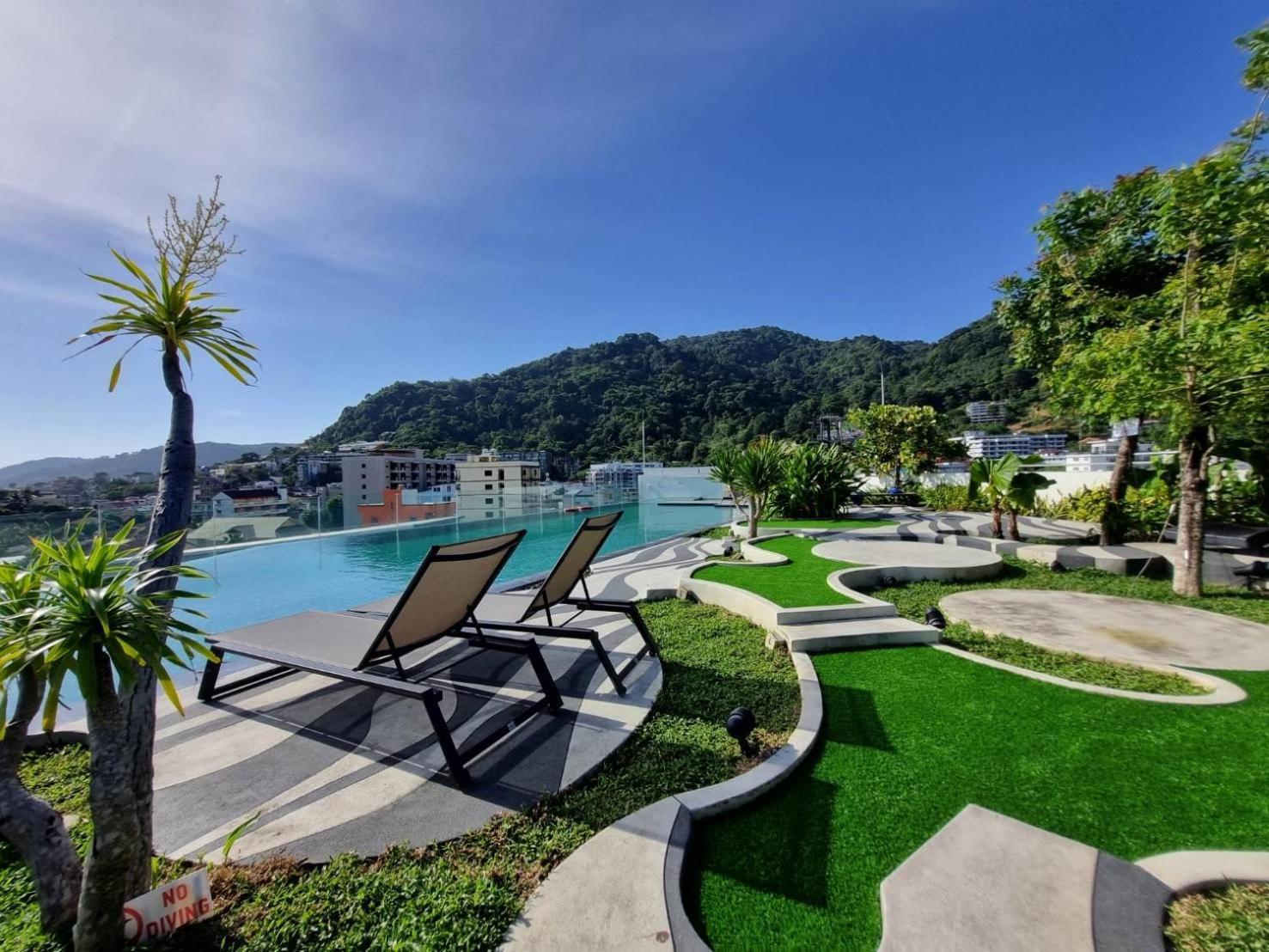 โอ๊ควูด โฮเต็ล เจอร์นีย์ฮับ ภูเก็ต โรงแรม Patong